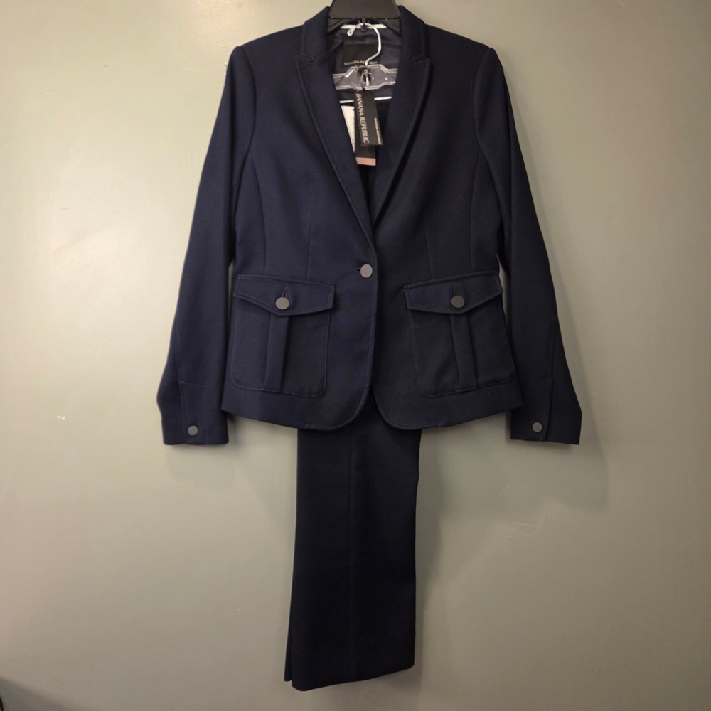 NEW Banana Republic Women's Size 4 Blazer & Mid Rise Crop Flare Pants Suit Set